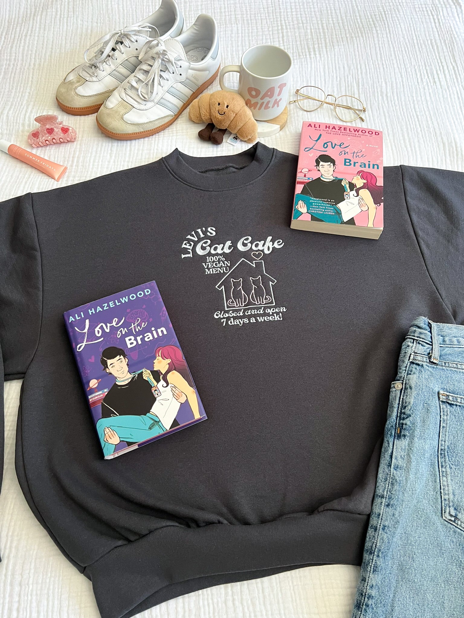 Levi's Cat Cafe Embroidered Crewneck (Love On the Brain)