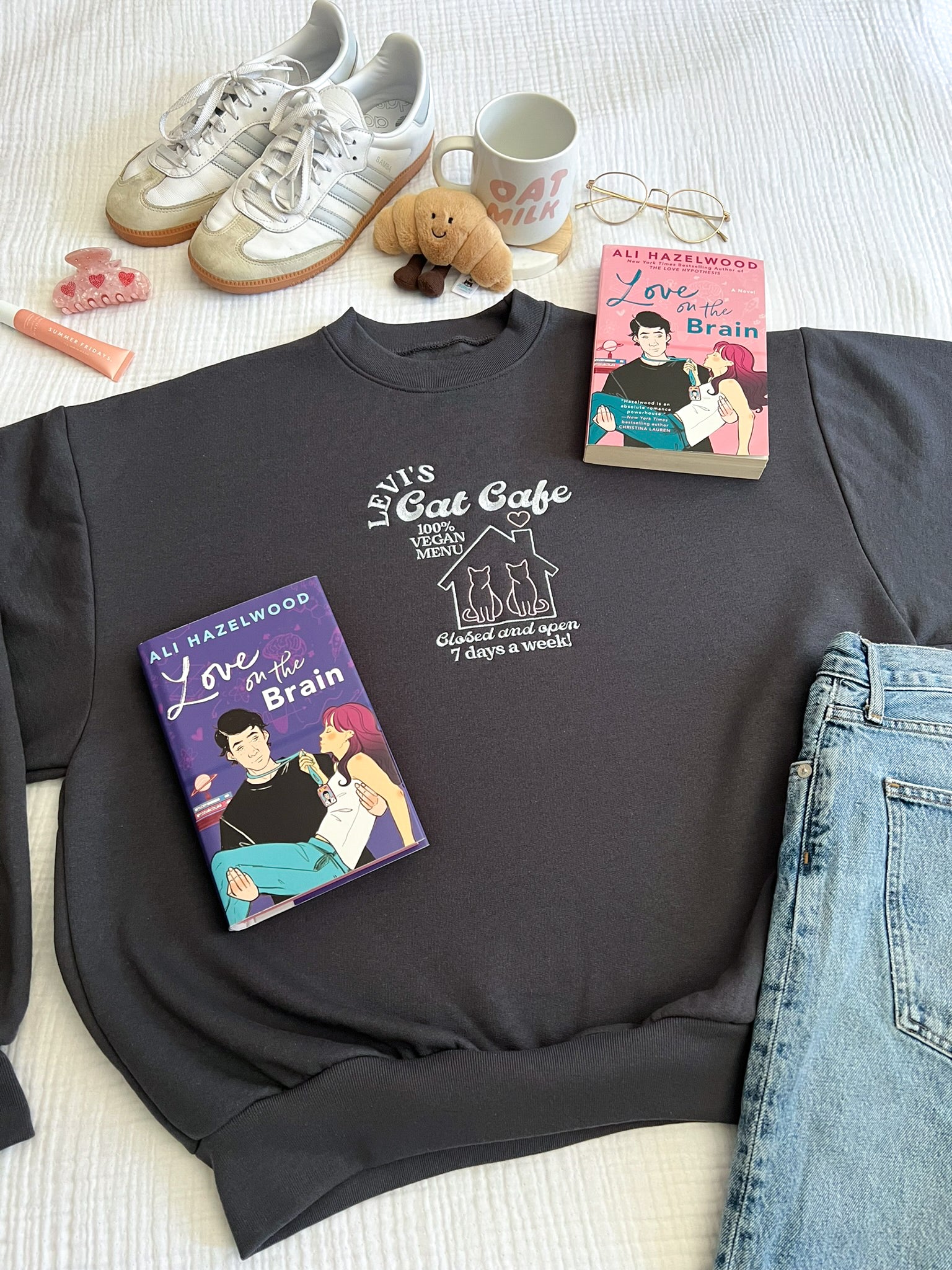 Levi's Cat Cafe Embroidered Crewneck (Love On the Brain)