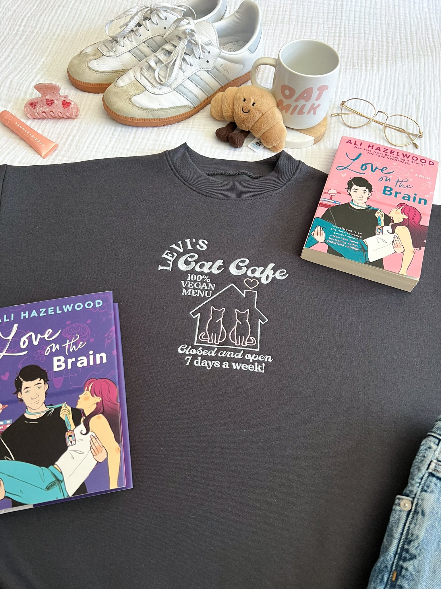 Levi's Cat Cafe Embroidered Crewneck (Love On the Brain)