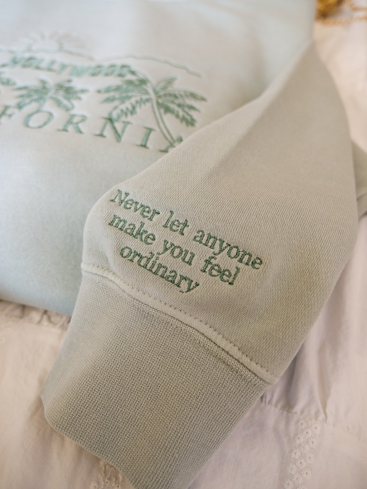 Hollywood / Evelyn Hugo Embroidered Crewneck